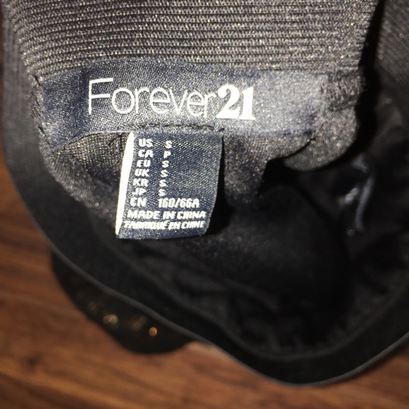 Mid length sequence skirt - Picture 5 of 6